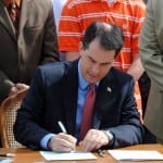 Govenor-Signing-9